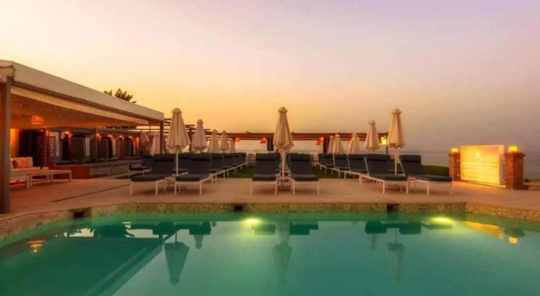 Basen w hotelu Iakinthos - Tsilivi Beach