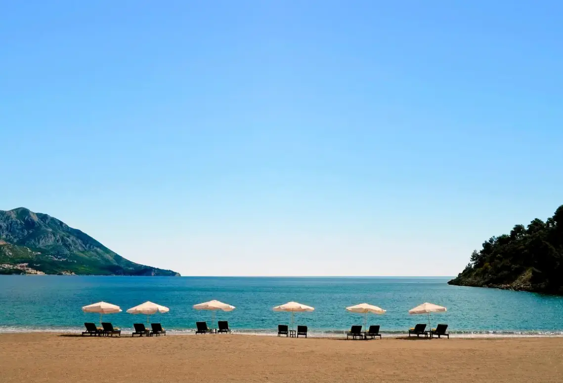Plaża przy hotelu Iberostar Waves Bellevue