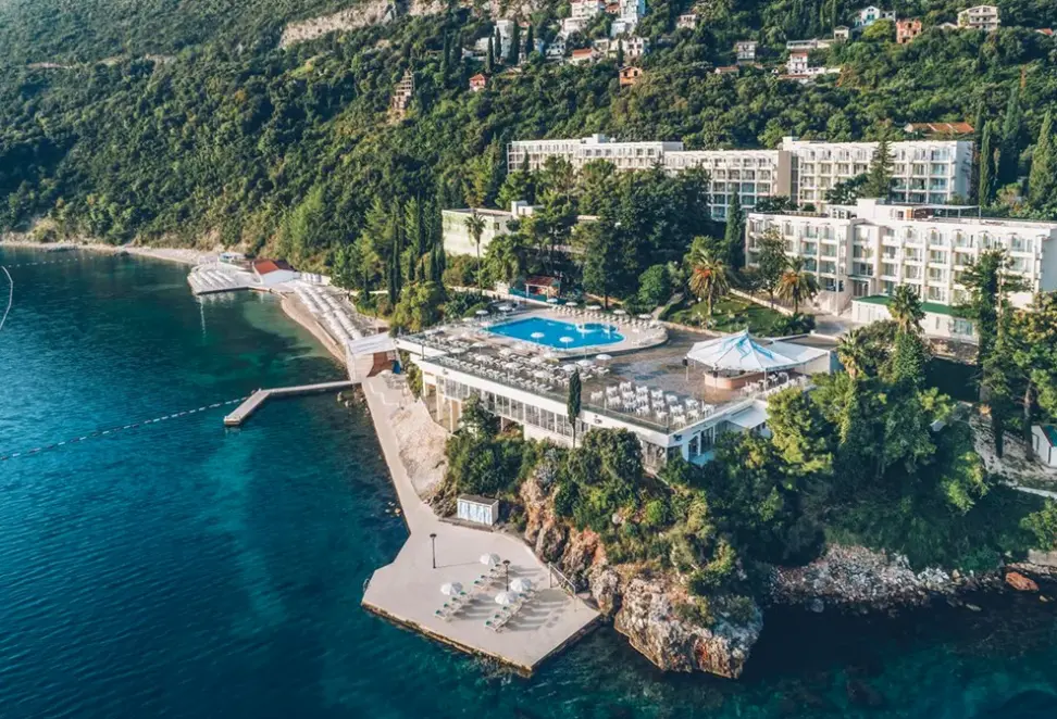 Plaża przy hotelu Iberostar Waves Herceg Novi
