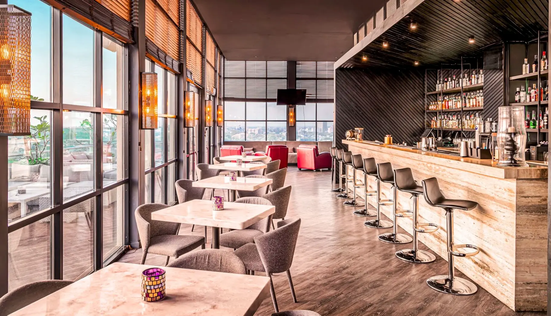 Restauracja i jedzenie w hotelu Jetwing Colombo Seven