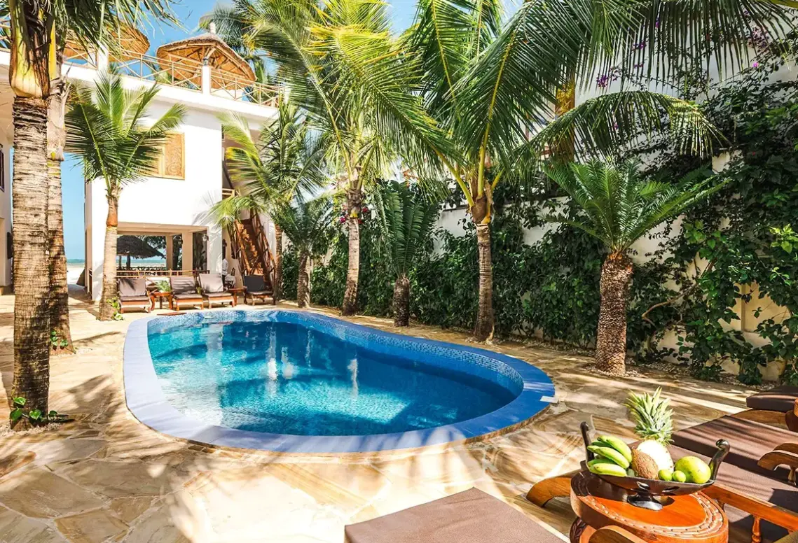 Basen w hotelu Karibu Beach Resort