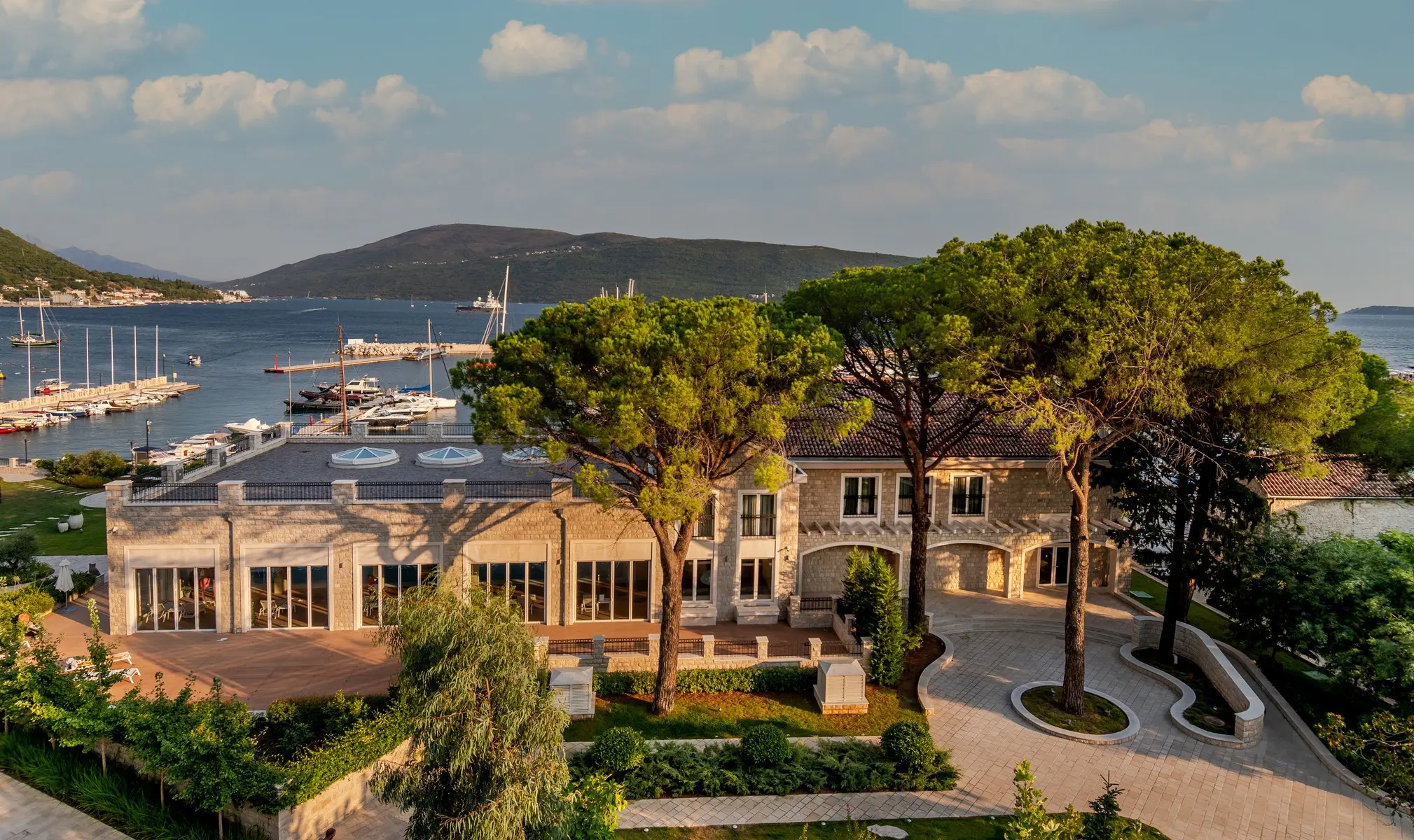 Lazure Marina & Hotel — LAZURE MARINA