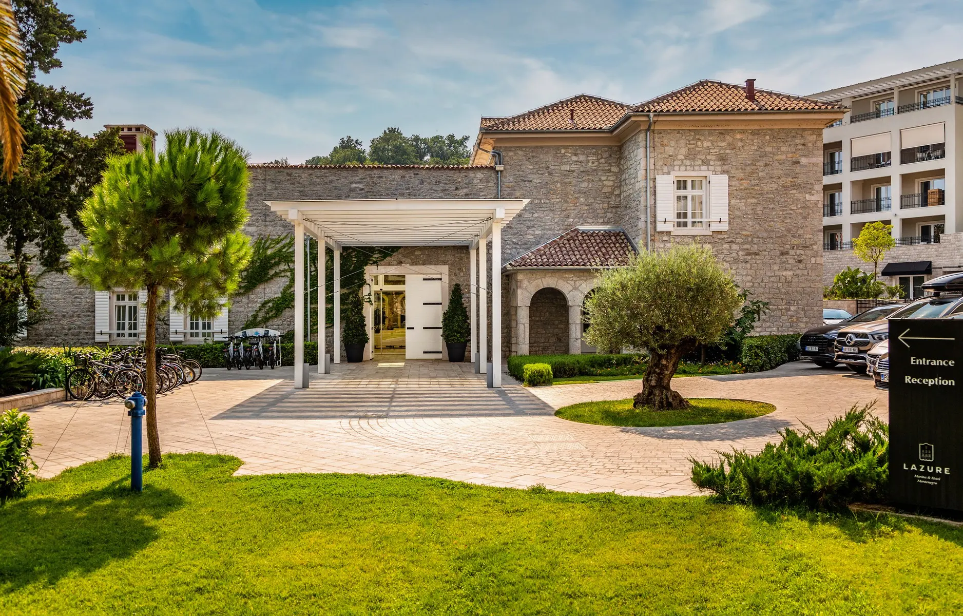 Lazure Marina & Hotel — LAZURE MARINA