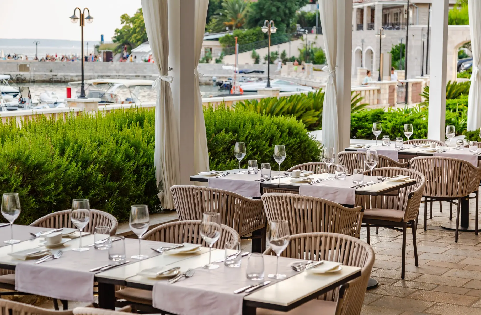 Lazure Marina & Hotel — LAZURE MARINA