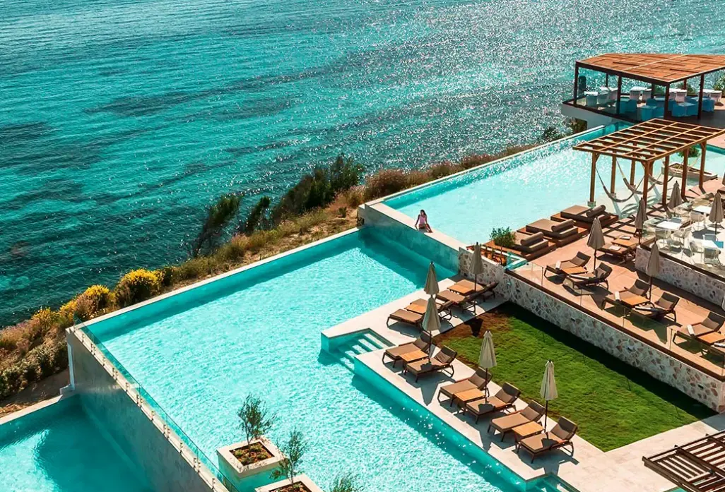 Basen w hotelu Lesante Cape Resort & Villas