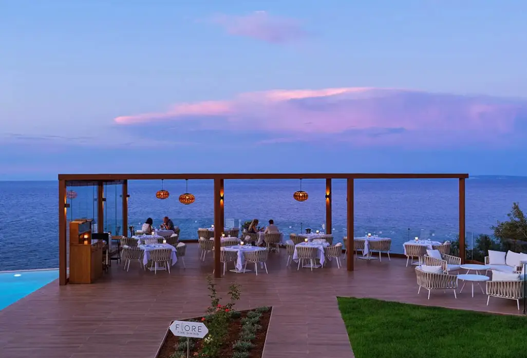 Plaża przy hotelu Lesante Cape Resort & Villas