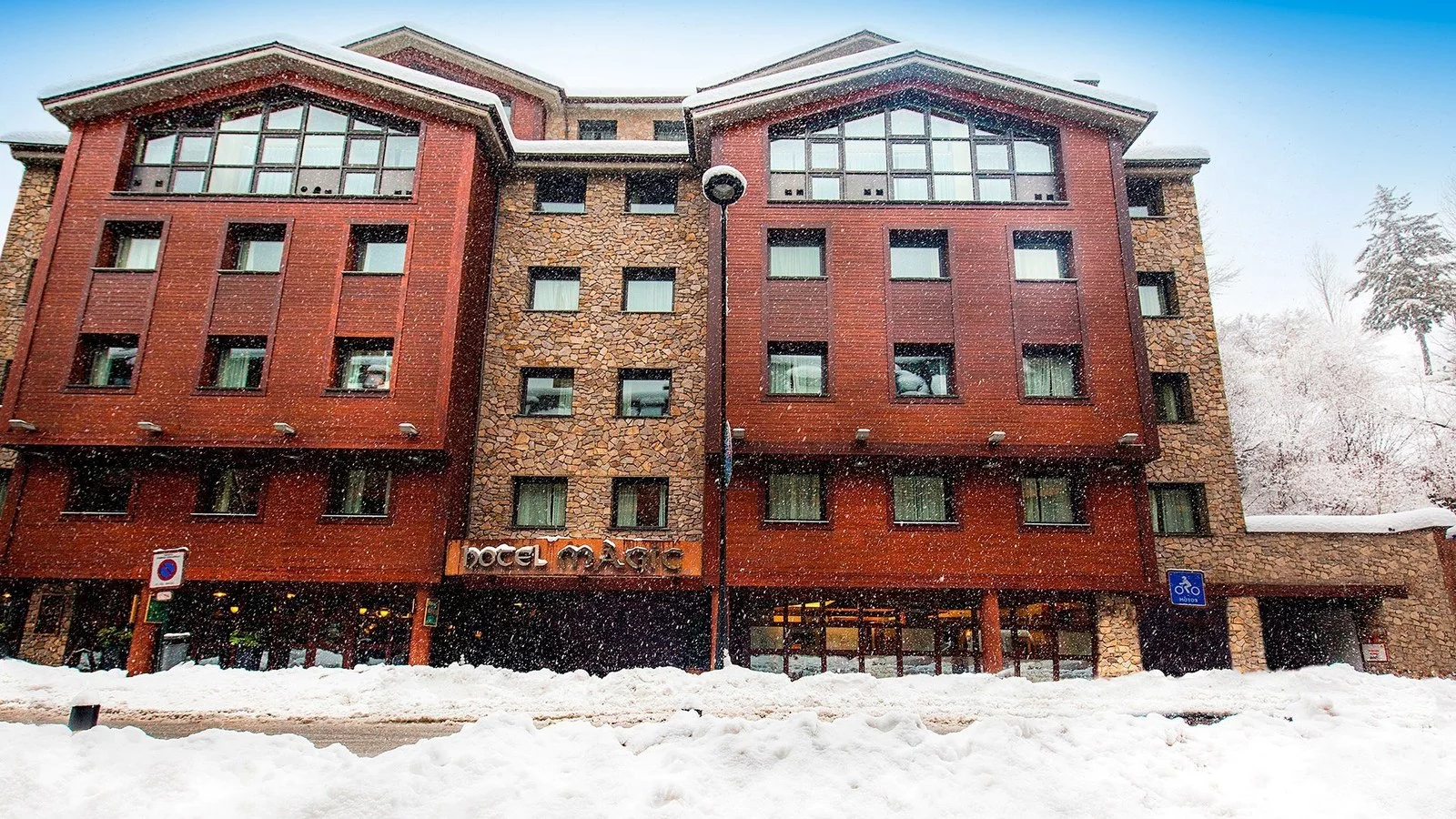 Hotel Hotel Magic La Massana w Andora - narty - oferta last minute