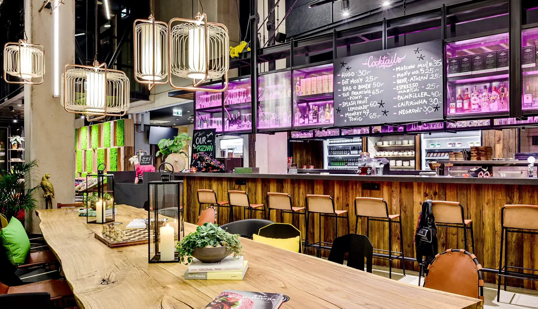Restauracja i jedzenie w hotelu Moxy Poznań Airport