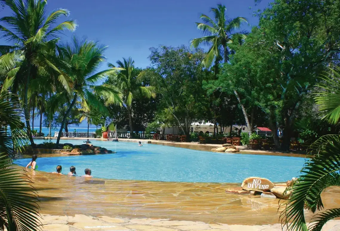 Basen w hotelu Papillon Lagoon Reef