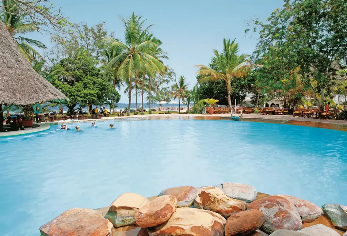 Basen w hotelu Papillon Lagoon Reef