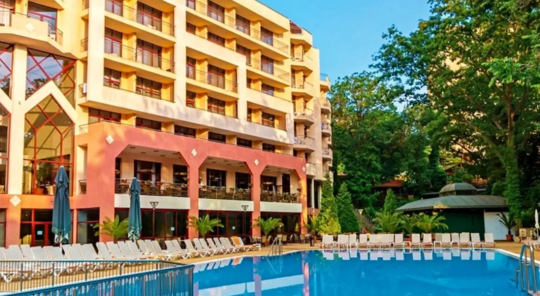 Basen w hotelu Parkhotel Odessos