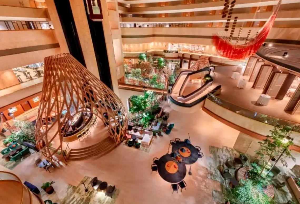 Lobby hotelu Parkroyal Collection Marina Bay