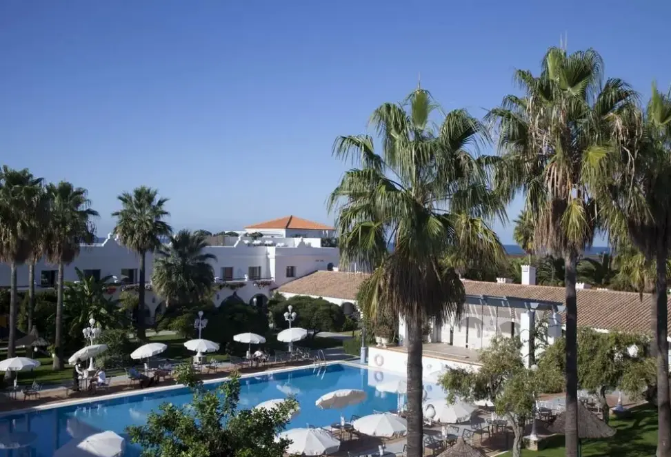 Basen w hotelu Playa de la Luz