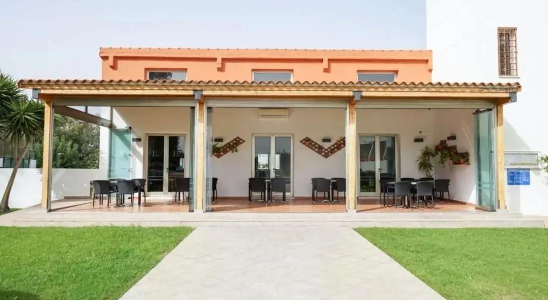 Restauracja i jedzenie w hotelu Pradillo Conil