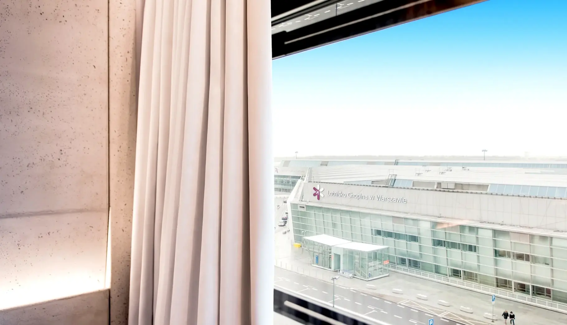 Widok z hotelu Renaissance Warsaw Airport