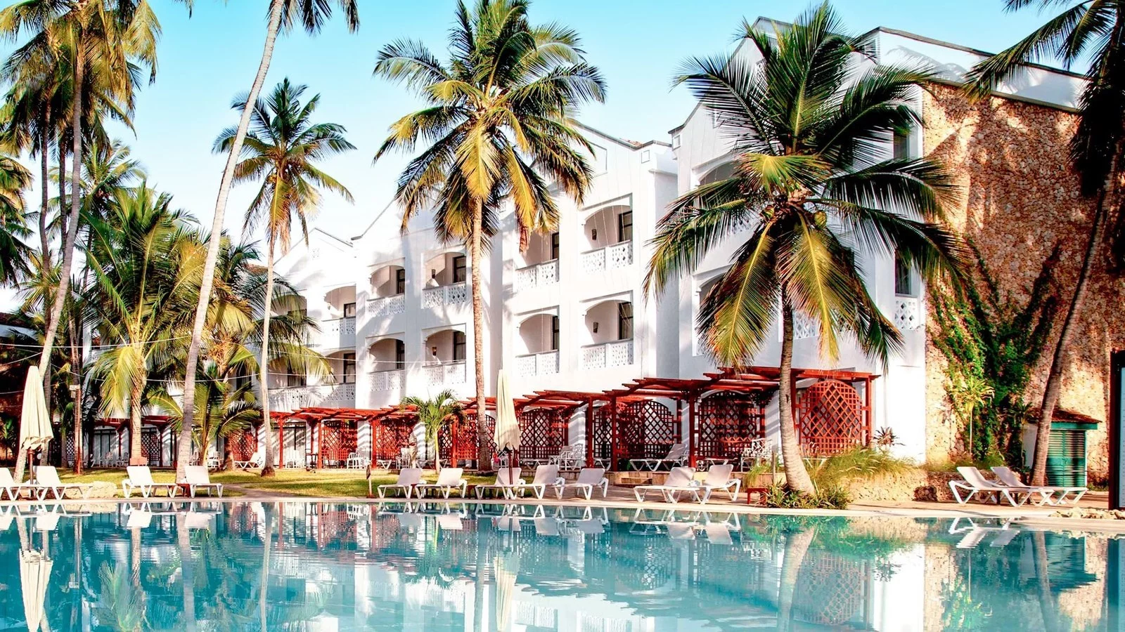 Hotel Sarova Whitesands Beach Resort & Spa