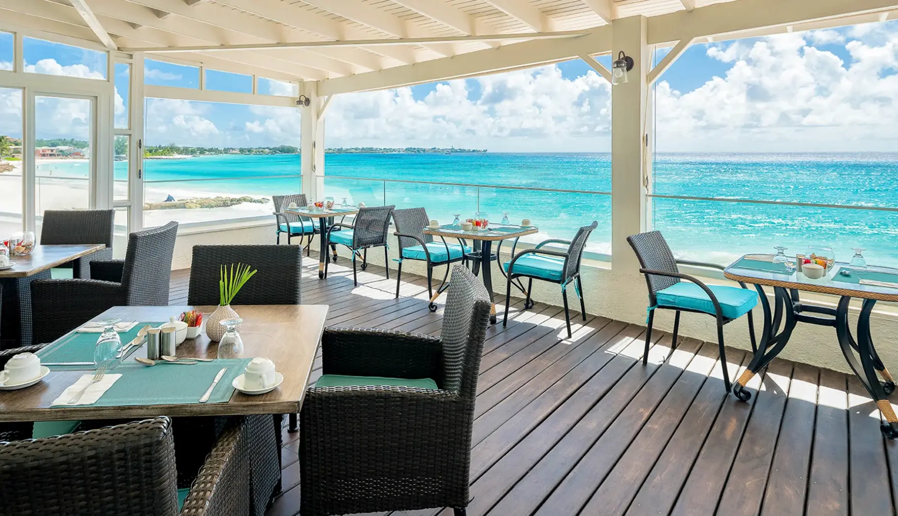 Plaża przy hotelu Sea Breeze Beach House