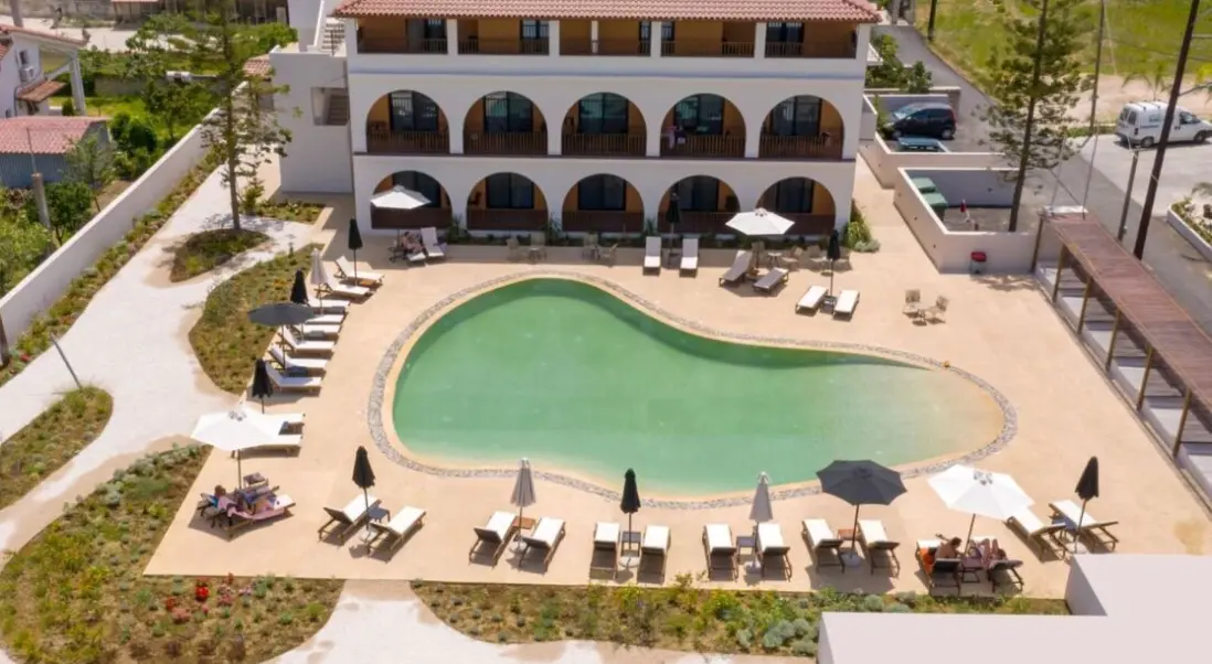 Basen w hotelu Serenity Luxury Hotel Agrilia