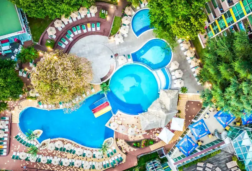 Basen w hotelu SH Dolce Mare