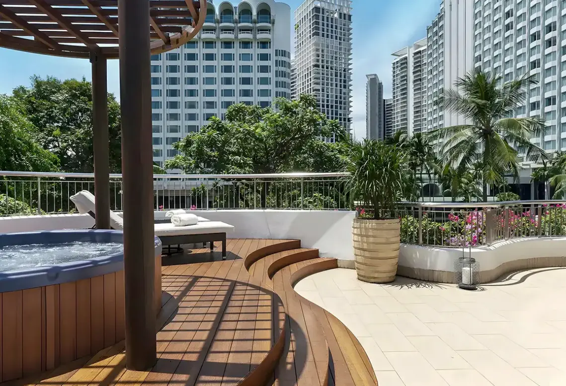 Basen w hotelu Shangri-La Hotel Singapore