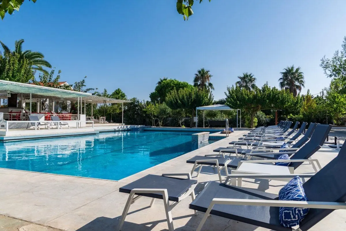 Sirocco Hotel — SIROCCO