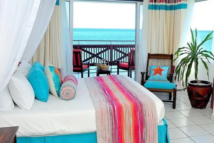 Śniegi Kilimandżaro + Traveller's Beach Hotel & Club — VOYAGER BEACH RESORT