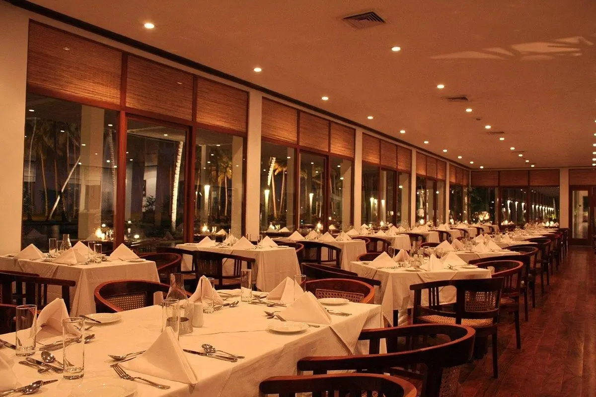 Restauracja i jedzenie w hotelu The Blue Water
