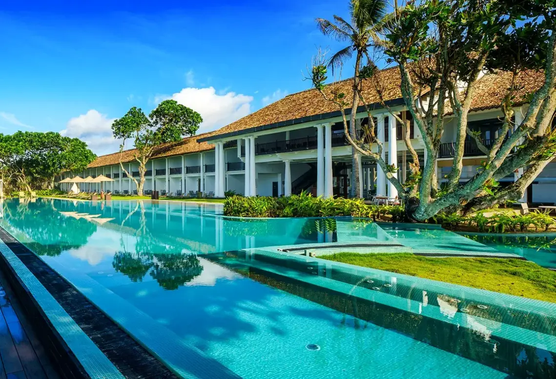 Basen w hotelu The Fortress Resort & Spa