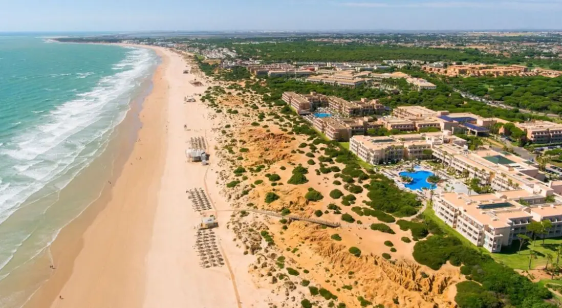 Plaża przy hotelu TUI Blue Hipotels Playa la Barrosa