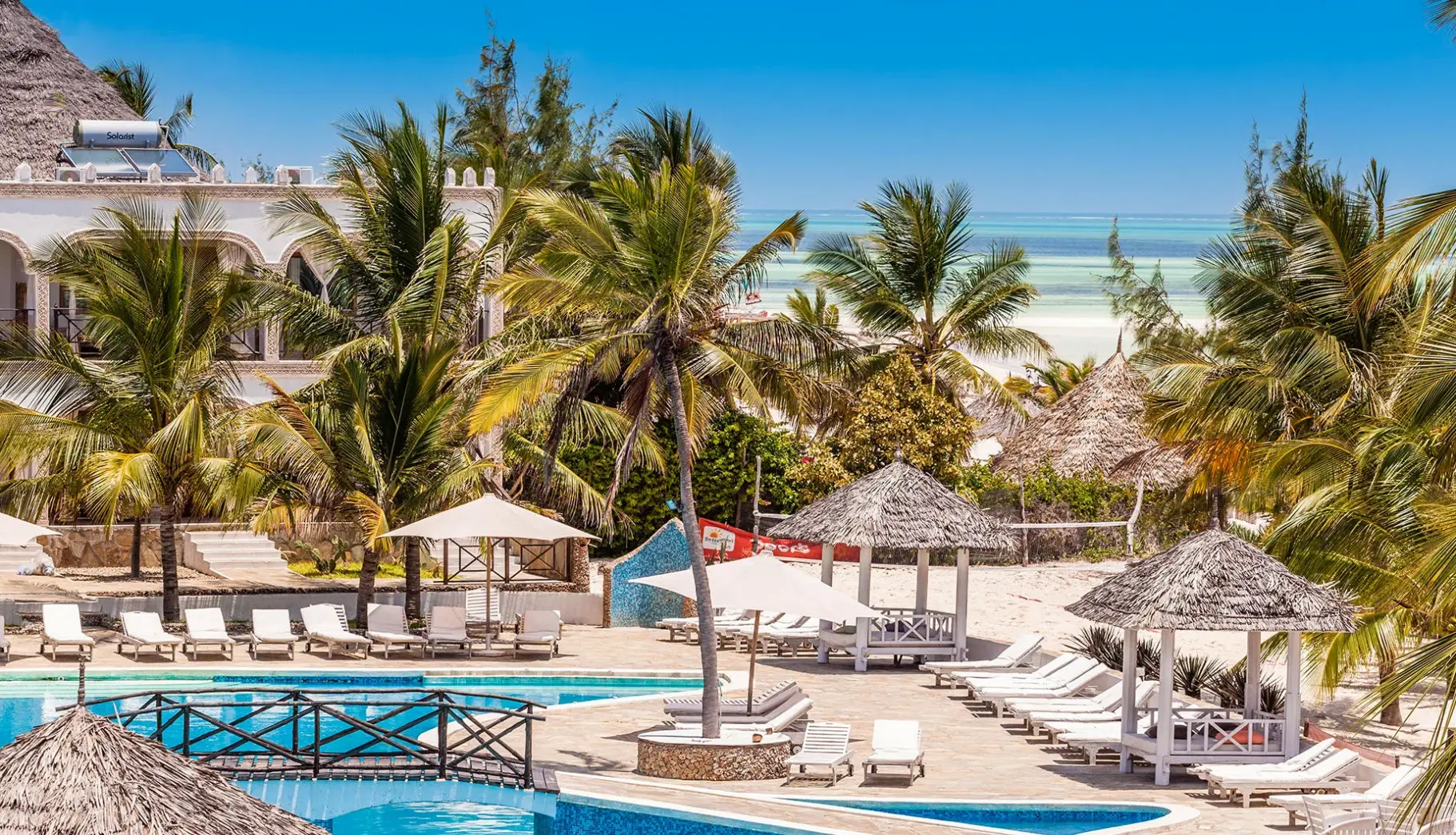 Basen w hotelu Twiga Beach Resort & Spa