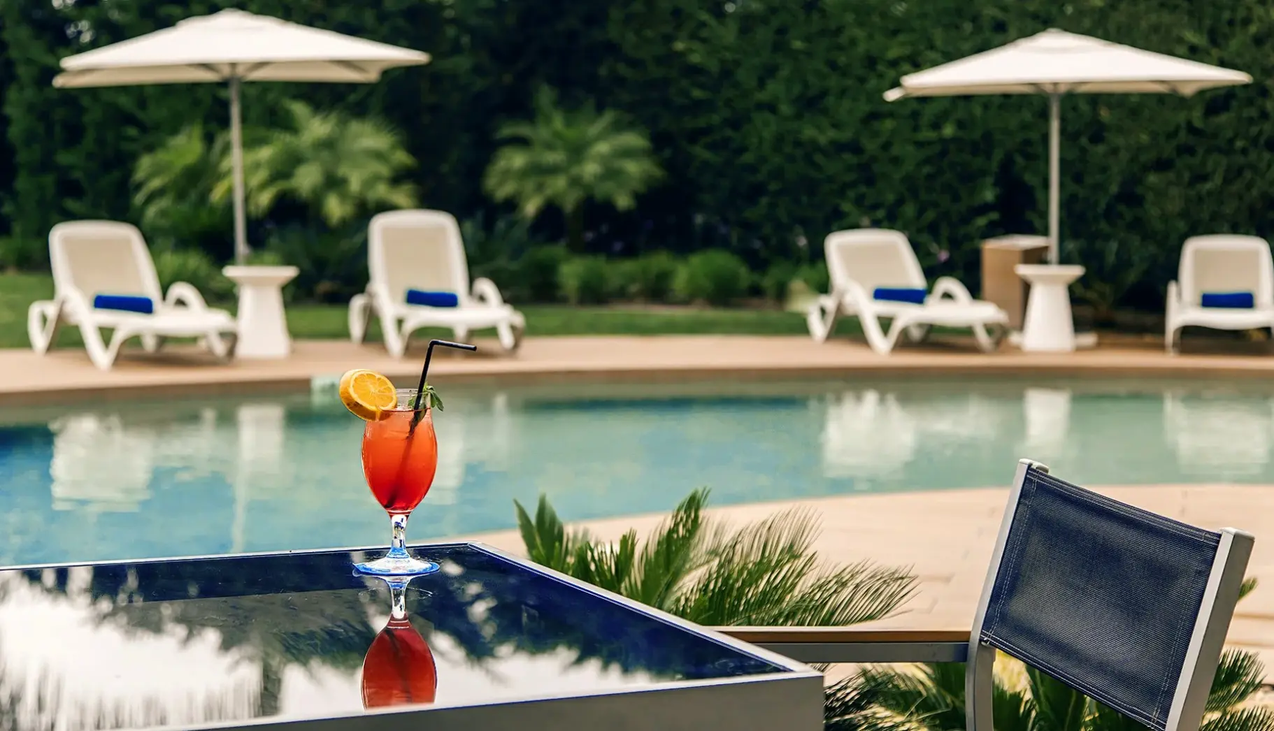Basen w hotelu Velamar Boutique Hotel