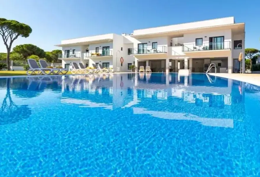 Basen w hotelu Vincci Costa Golf