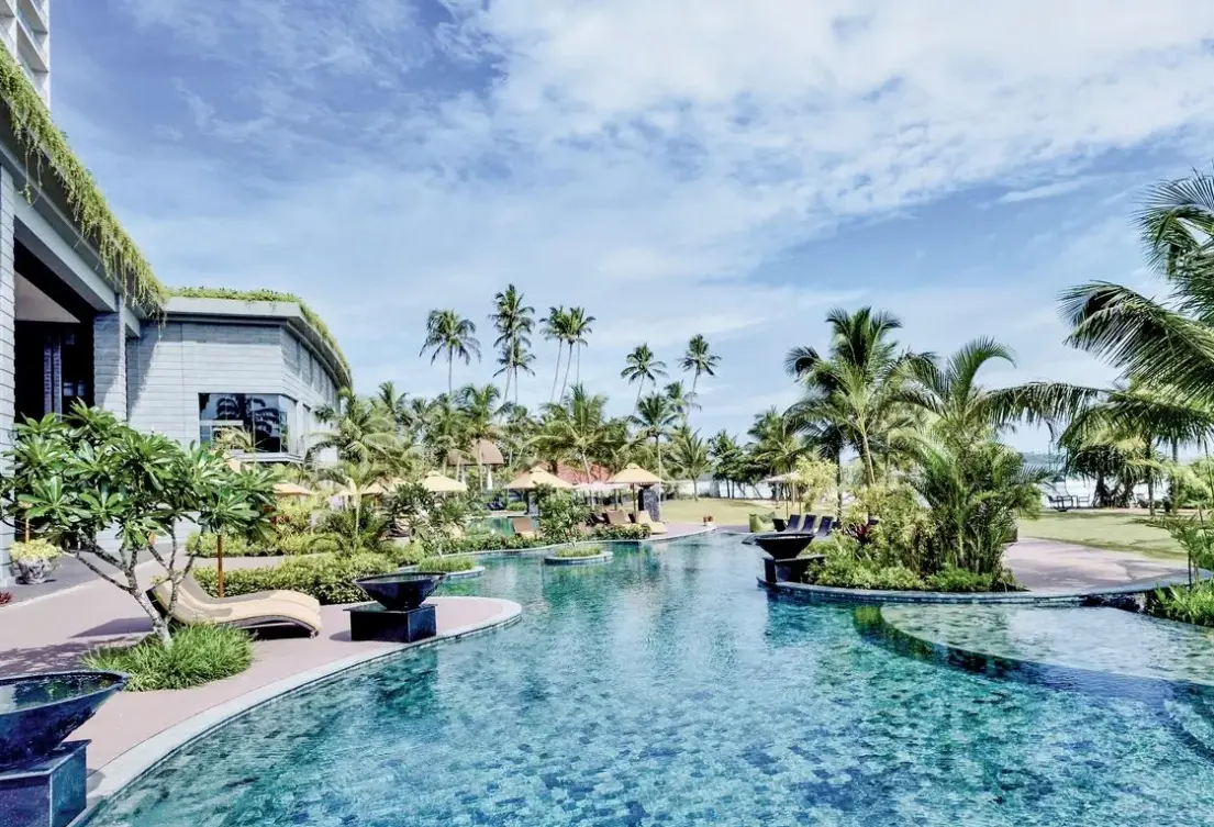 Basen w hotelu Weligama Bay Marriott Resort & Spa
