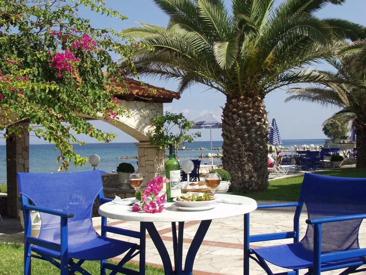 Plaża przy hotelu Zakantha Beach
