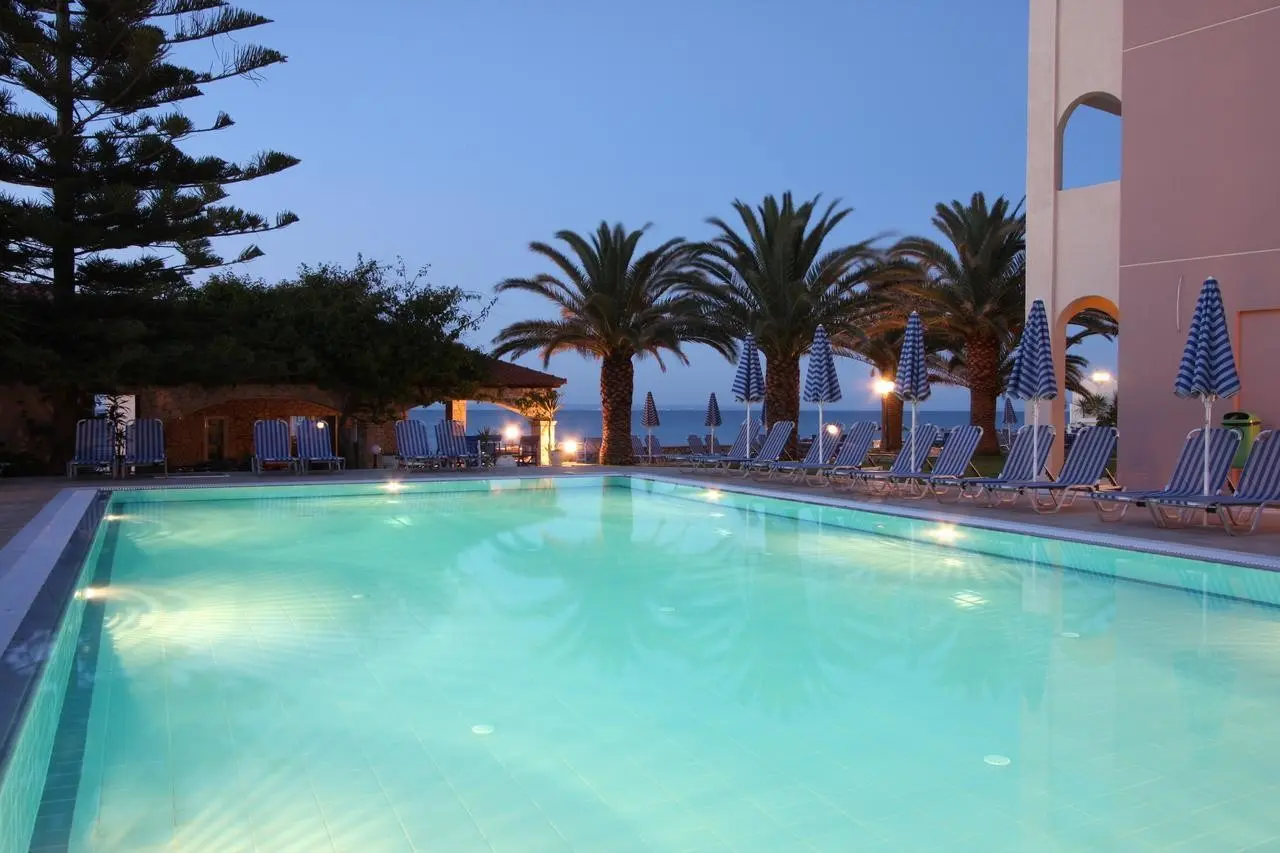 Basen w hotelu Zakantha Beach